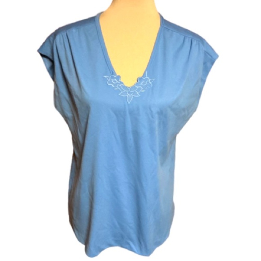 Vintage 70s blue polyester embroidered flowers v neck top